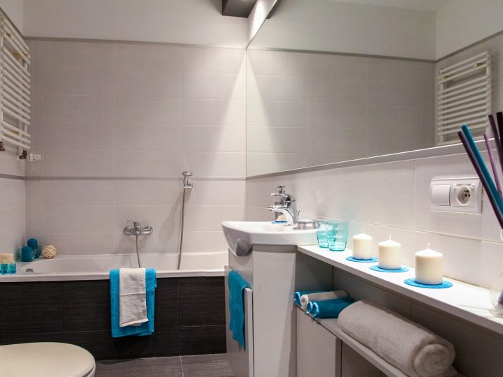 Wyposażenie łazienek: suszarki elektryczne